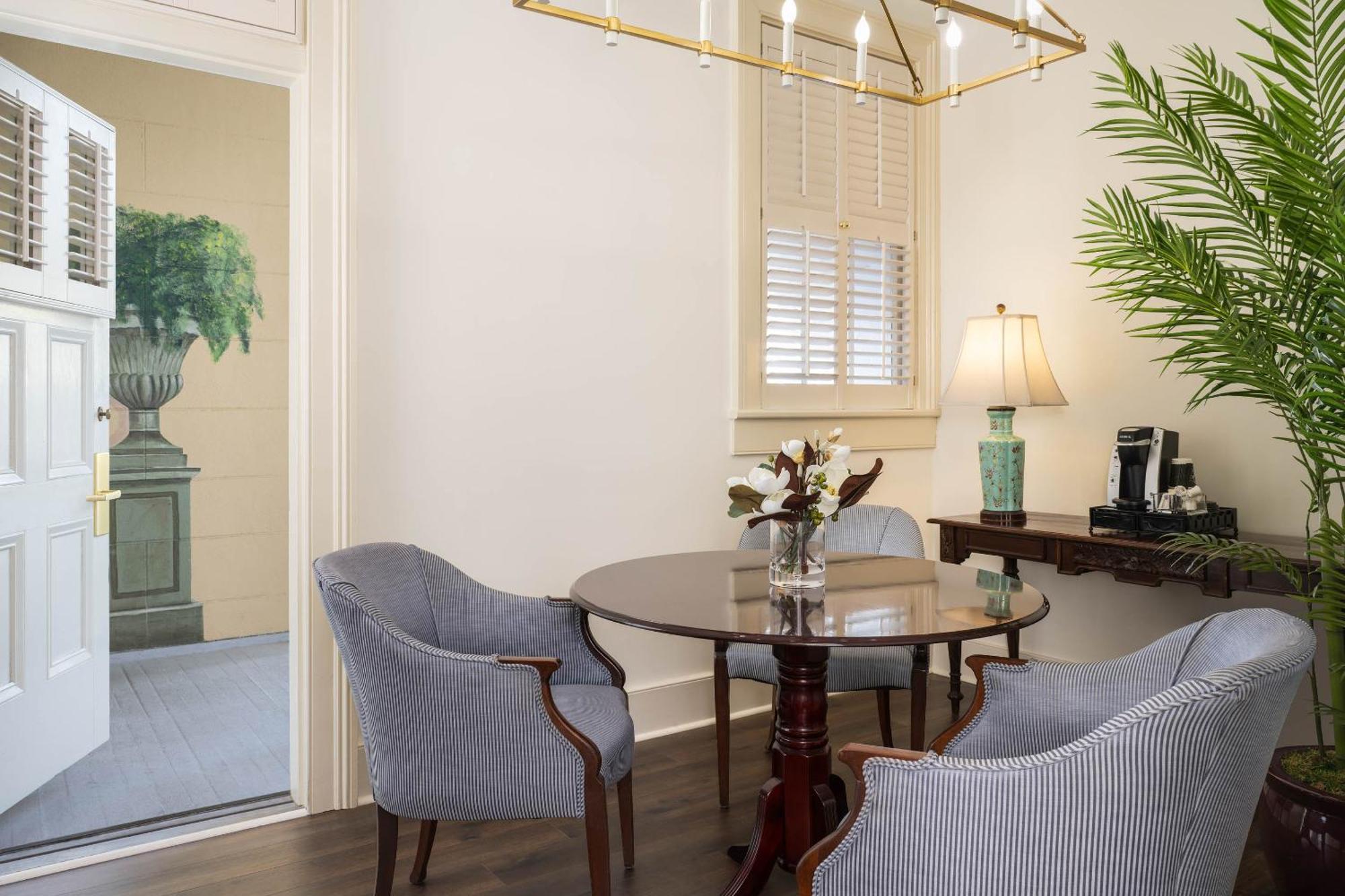 The Jasmine House Panzió Charleston Kültér fotó